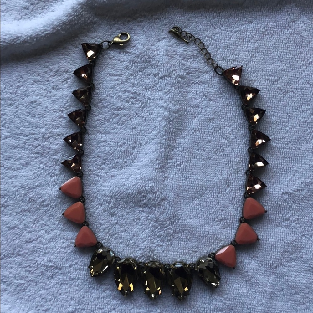 Beautiful pink toned jeweled necklace
